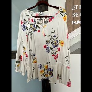 Old Navy White floral Flowy Blouse